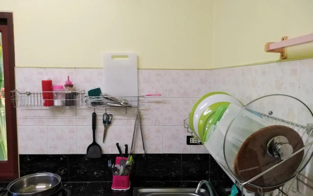 2BR Maryam villa near Tesco & beach.