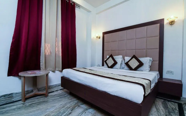 OYO 16359 Optimum Sheela Inn