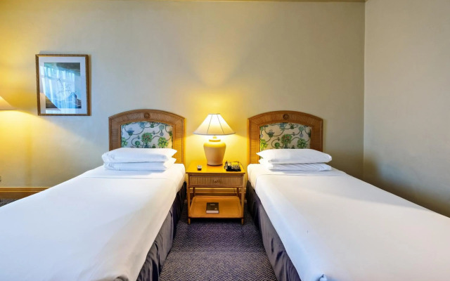 Waterfront Cebu City Hotel & Casino