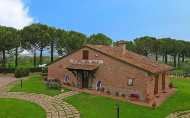 Broom apt With Shared Pool