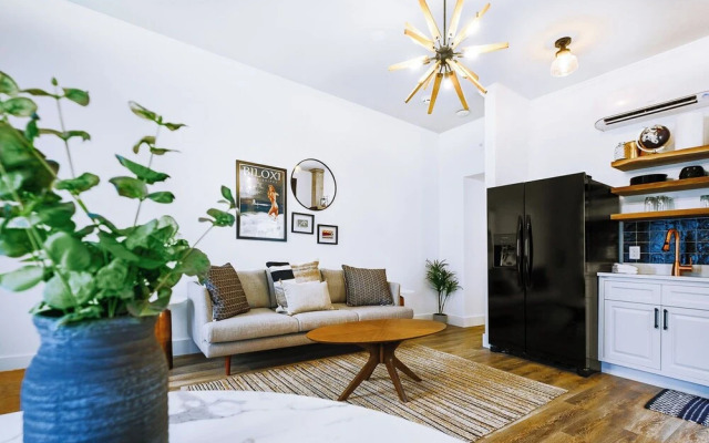 Old Spanish House- C, The Madeleine Suite