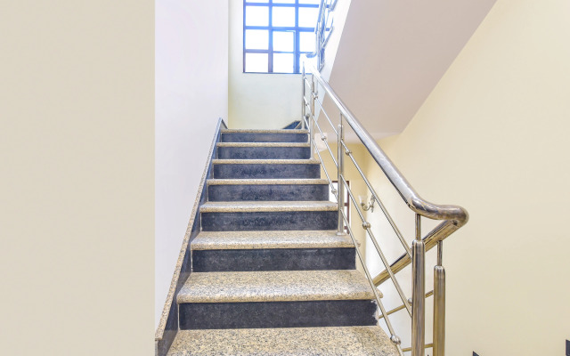 Fabhotel Vardan Villa