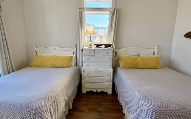 Sea Hag 3 Bedroom Home by Redawning