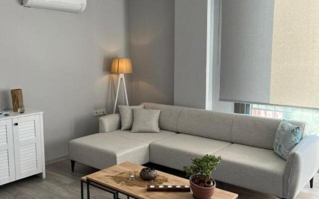 Scenic Flat With Shared Pool in Milas