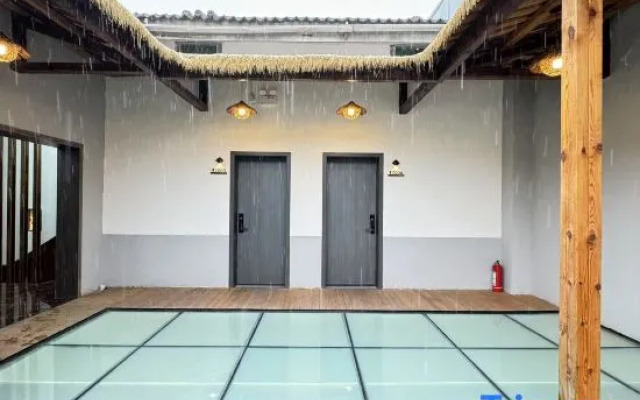 Terracotta Army Theme Apartment