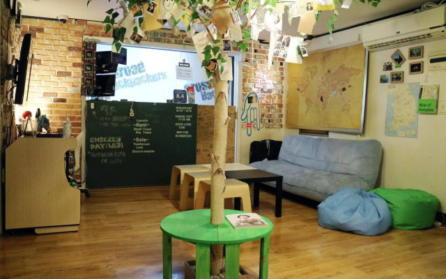 Crossroad Backpackers