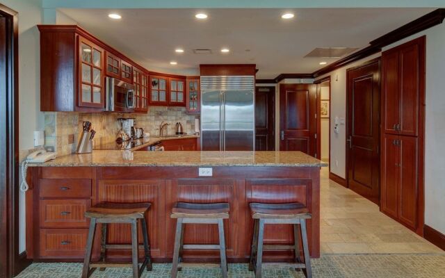 Hale Tiare 2 Bedroom Condo by RedAwning