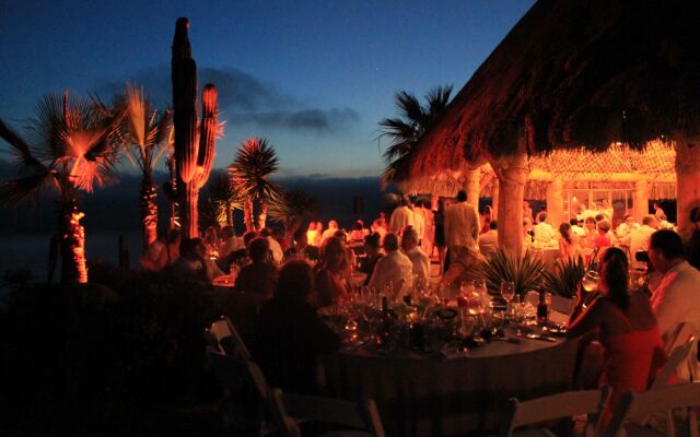 Guaycura Boutique Hotel Beach Club & Spa