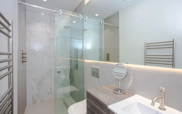 Stunning Deluxe 3BD House in Fitzrovia