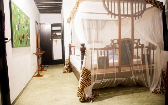 Moonshine Uroa Boutique Hotel