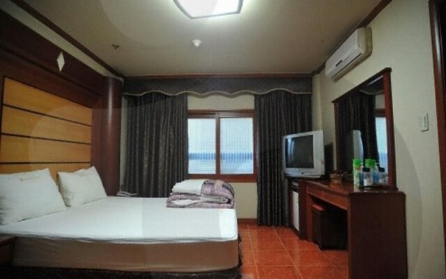 Goodstay Dae Young Hotel