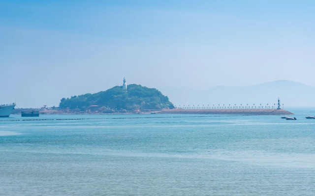 Holiday Inn Express Qingdao Shibei by IHG