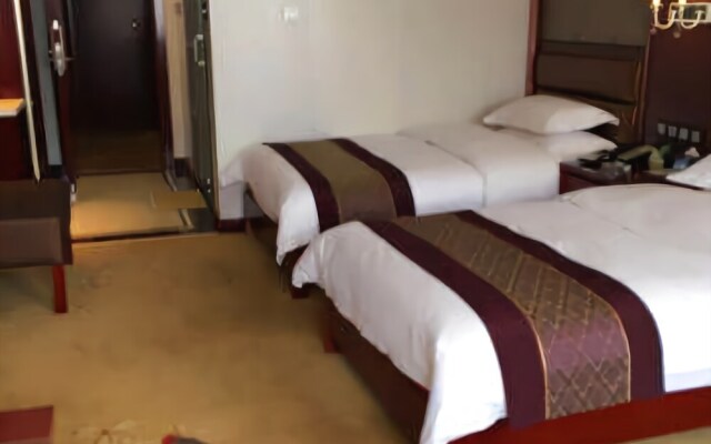 Yuebanwan Hotel (Fat Donglai at Xuchang Railway Station)