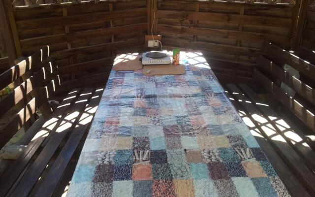 Cozy Apartment With Garden