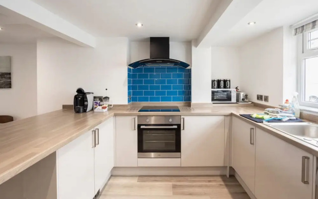 Beach Side House in Beautiful Borth