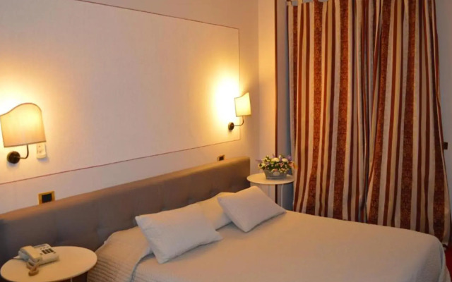 Hotel Monti