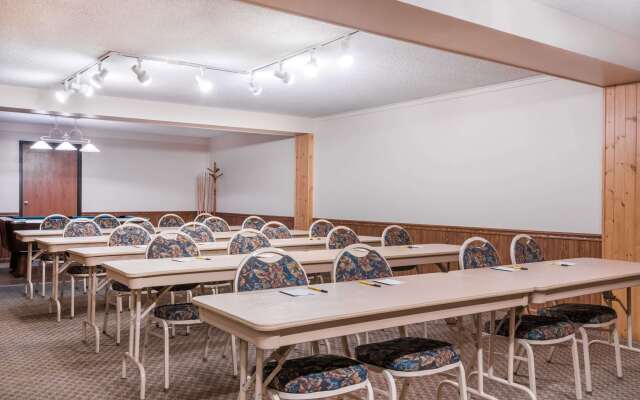 Super 8 by Wyndham Baxter/Brainerd Area