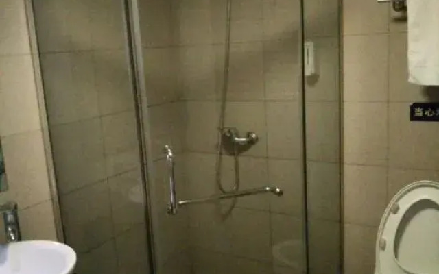 Longwan Youth Holiday Hotel (Wenzhou Longwan Airport)