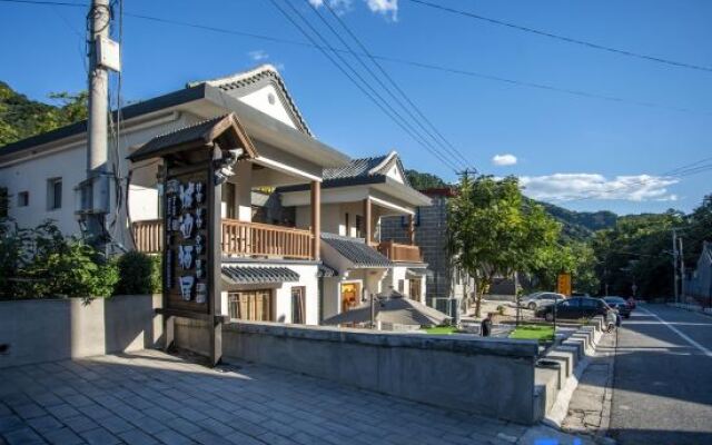 Mutianyu Great Wall Inn