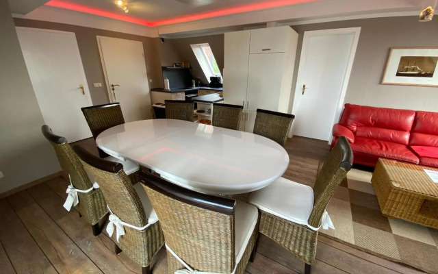 Ferienwohnung im Poolhaus mit Ostseeblick