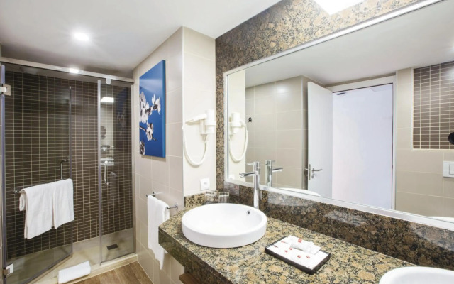 Hotel Riu Bravo - 0'0 All Inclusive