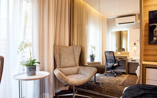 First Group Riviera Suites