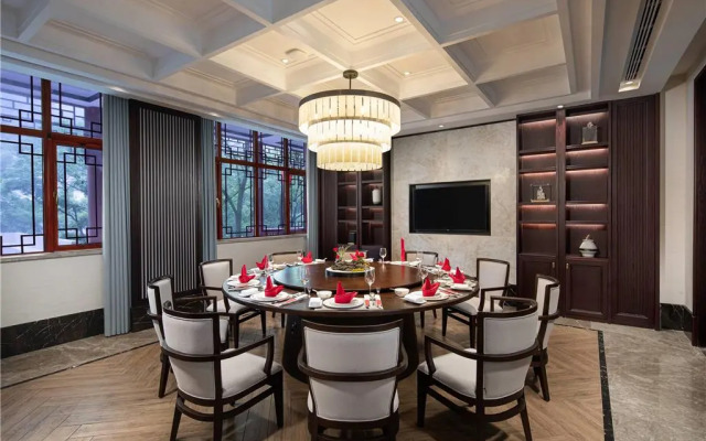 Ramada by Wyndham Xianning Xishan Mountain