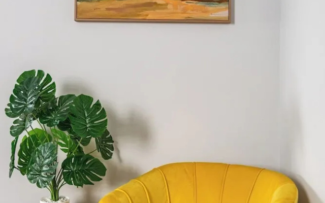 Chic & Cozy Philly Stay in City Center