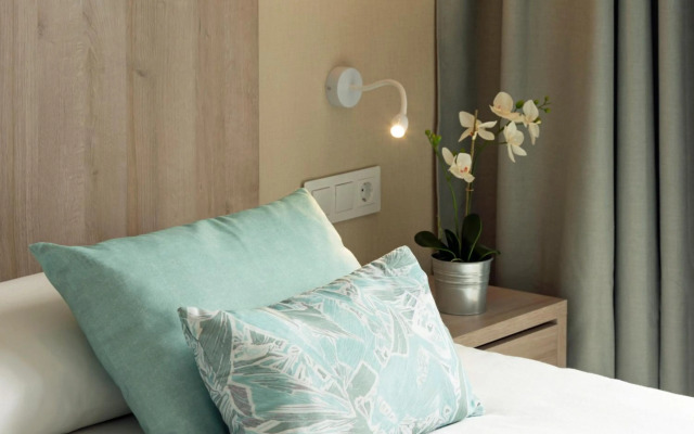 Ona Palmira Paguera Hotel
