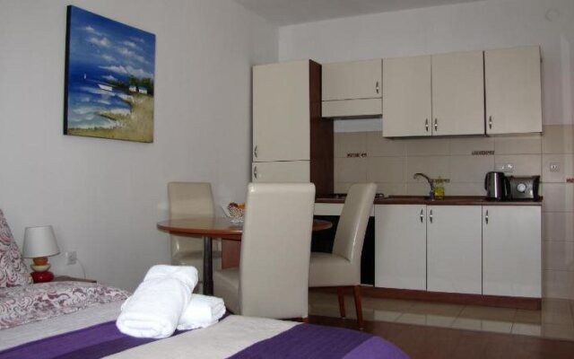 Apartments Marina
