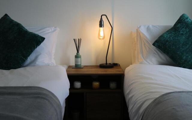 1 George House, Wolverhampton - Studio Apartment