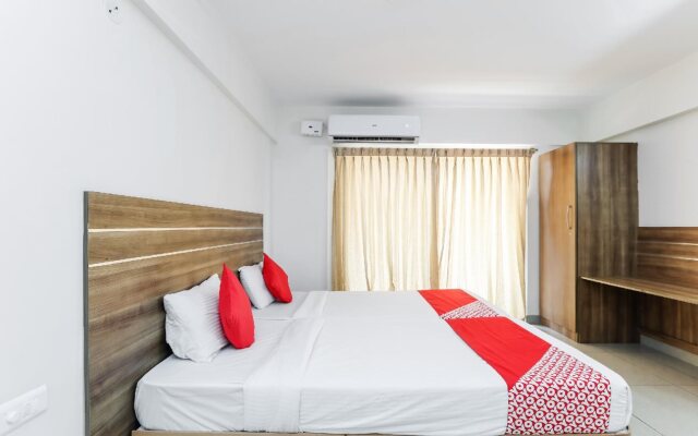 The Red Lotus Premium By OYO Rooms