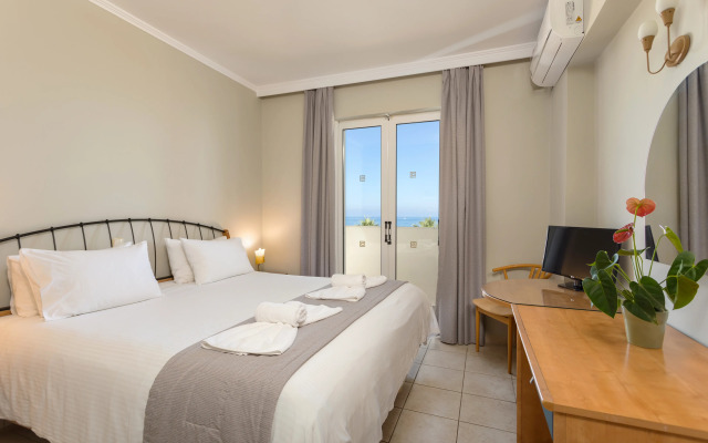 Xenos Kamara Beach