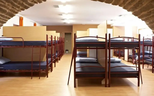 Albergue Monasterio de La Magdalena - Hostel