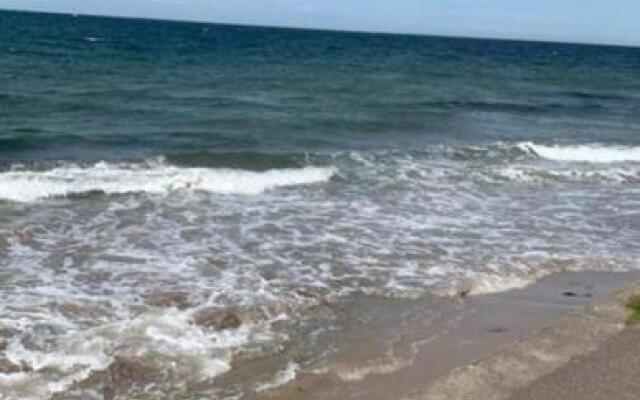 Harbour View & Beach 50m from doorstep!