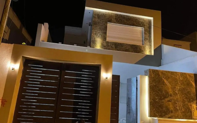 Luxury Central Cosy Villa