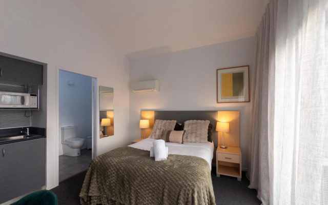 Corrigans Cove – Guest Rooms – Batehaven