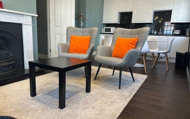 JOIVY Elegant 2 Bedroom Flat near Kensington Gardens