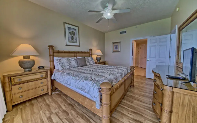 Luxurious Tropical Condo with Breathtaking Gulf View - Unit 2006 by RedAwning