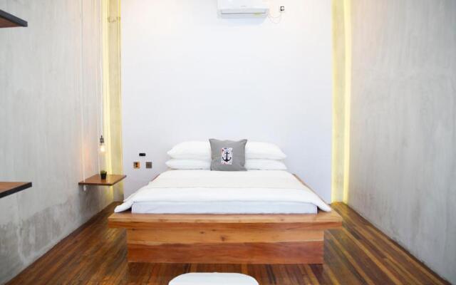 Flores Passport House
