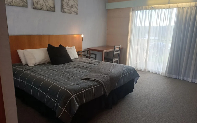 Yanchep Inn