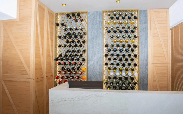 Yianna Caravel Suites