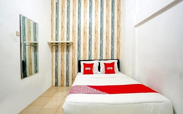 OYO Flagship 90502 Holistay Malang New – Guest Rooms – Malang