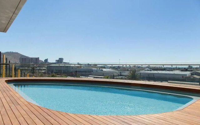 504 Wex1 Hip and Happening Studio