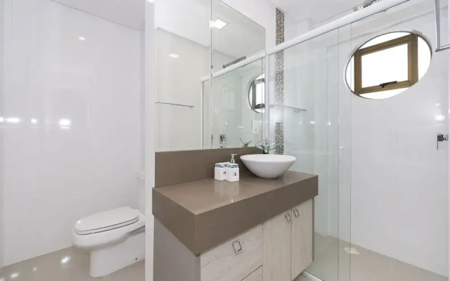 Aluguel Cobertura 3 Suítes com Piscina Bombas SC - 696