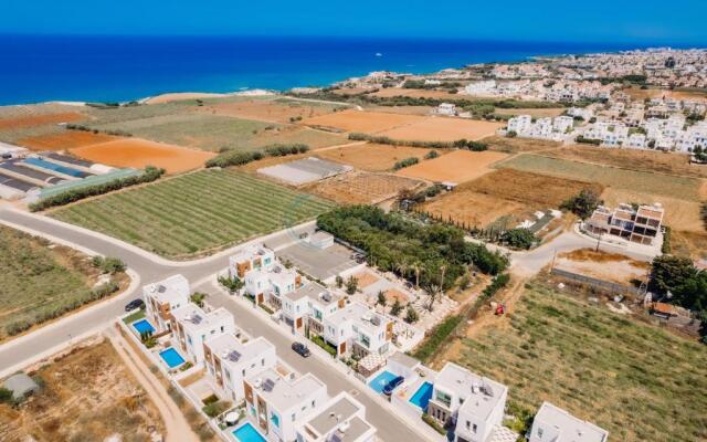 Dream 3bdr villa with private pool near the beach!