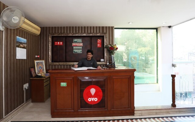 OYO 8465 near Sahara Mall