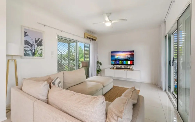 Spacious 2-bed With Private Rooftop & BBQ Access