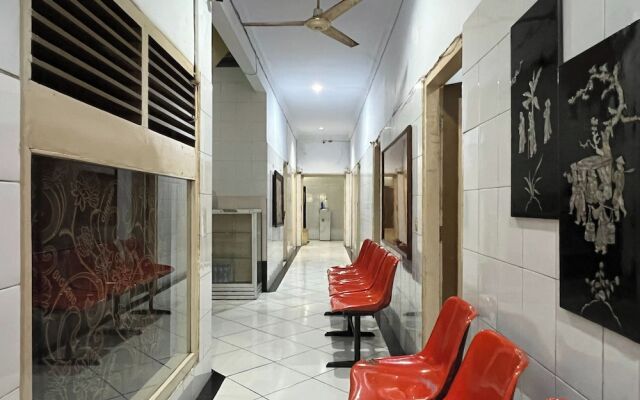 OYO 92675 Hotel Rosna