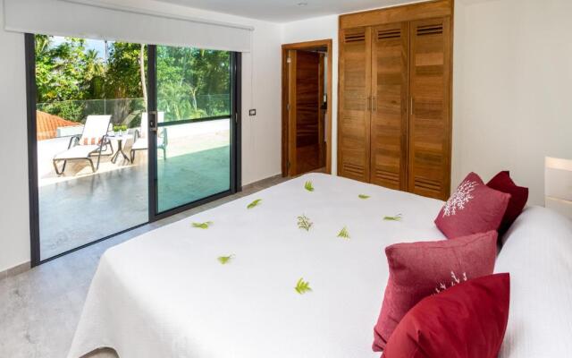 Louisa Aparthotel
